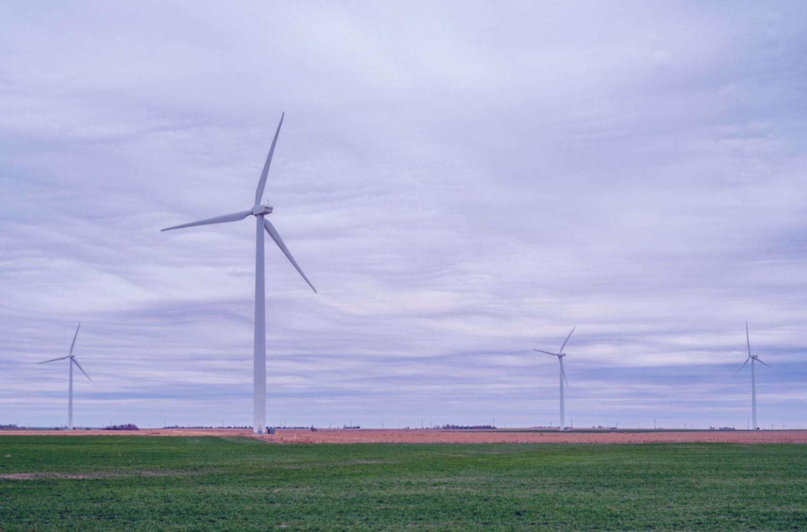 Jeotermal enerji tesisinde çalışan uzmanlar